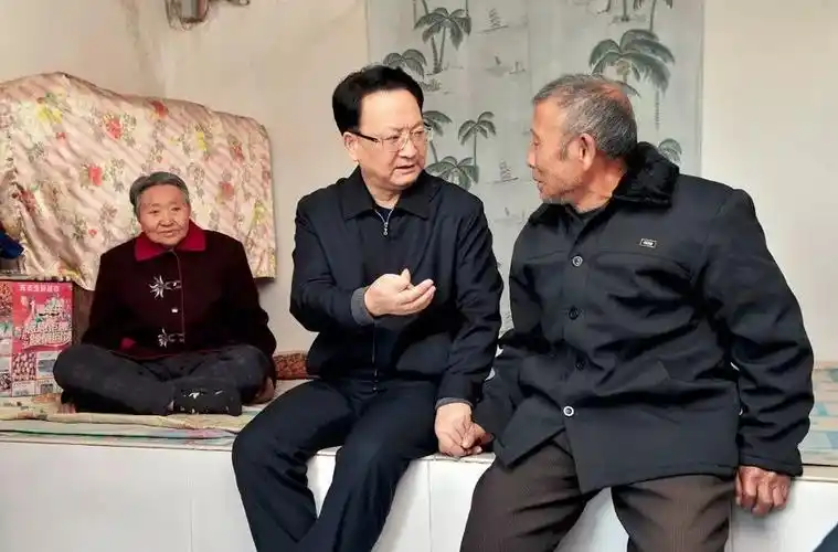 景俊海:强化产业支撑和保险兜底 坚决按时限标准全面脱贫