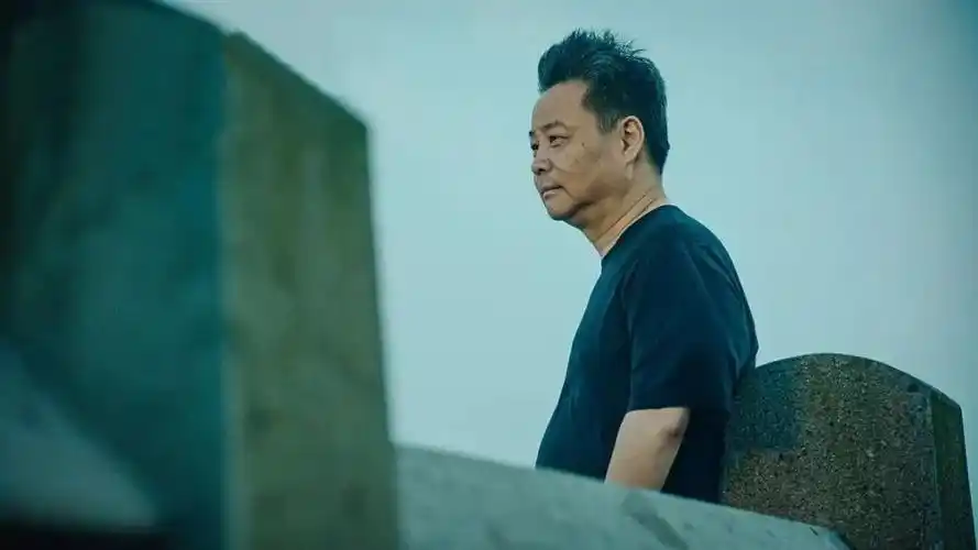 余华给莫言投稿一篇10万 ,网友关注起了两人微信头像