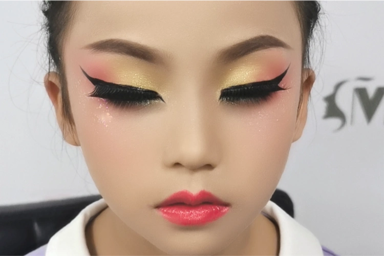 儿童舞台妆会画了吗?不会的赶紧来看看哦