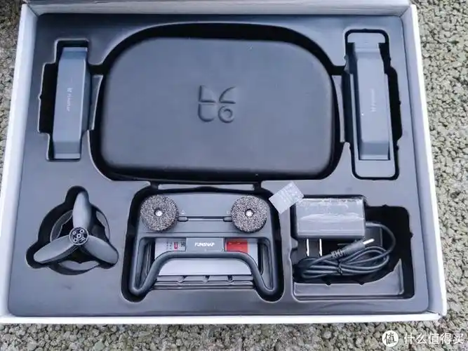 消费降级的中年玩具我的杂牌无人机