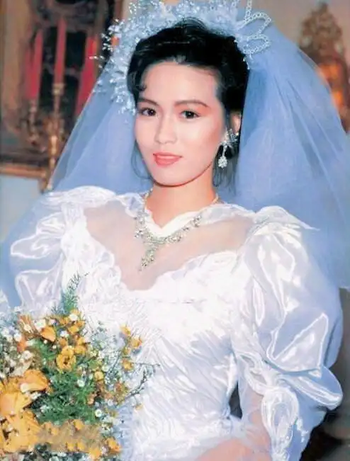 40年恩爱,照顾患癌妻子7年,"靖哥哥"黄日华戏里戏外皆是痴情郎