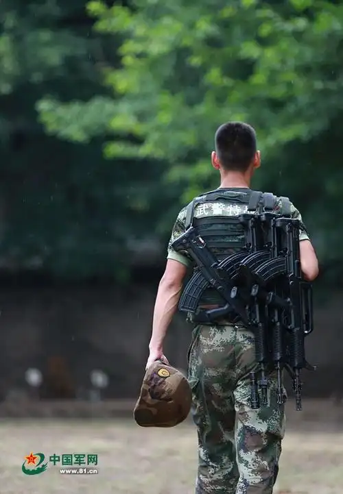 夏日练兵 看"战狼"怎样养成!