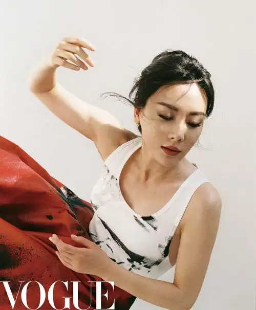 陈数杂志大片诠释自律美