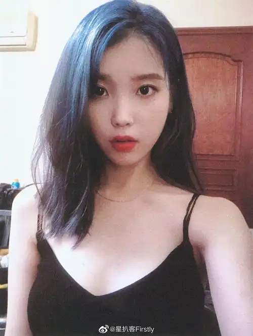 你可以永远相信iu的自拍照