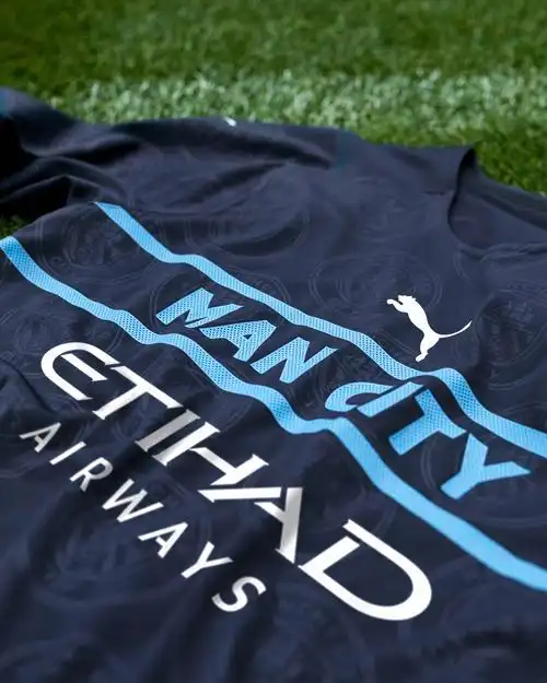 曼彻斯特城202122赛季第二客场球衣