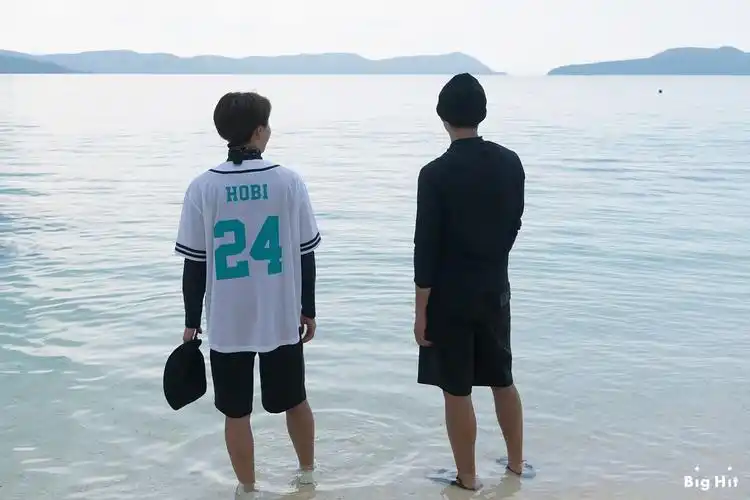 "2017 bts summer package vol.3"画报公开