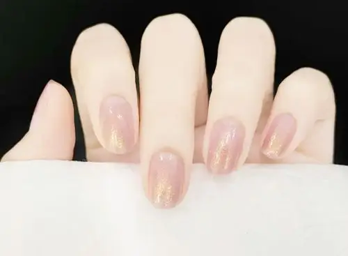 2021最新款裸粉色渐变极光美甲,图片,短指甲-lomo美甲