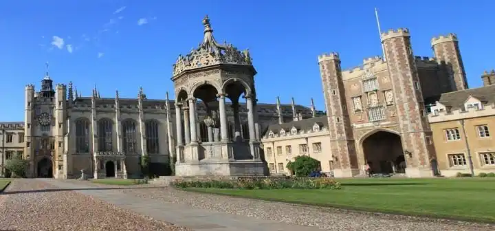 剑桥大学trinitycollege学院深度游体验地理住宿建筑特色图书馆餐厅