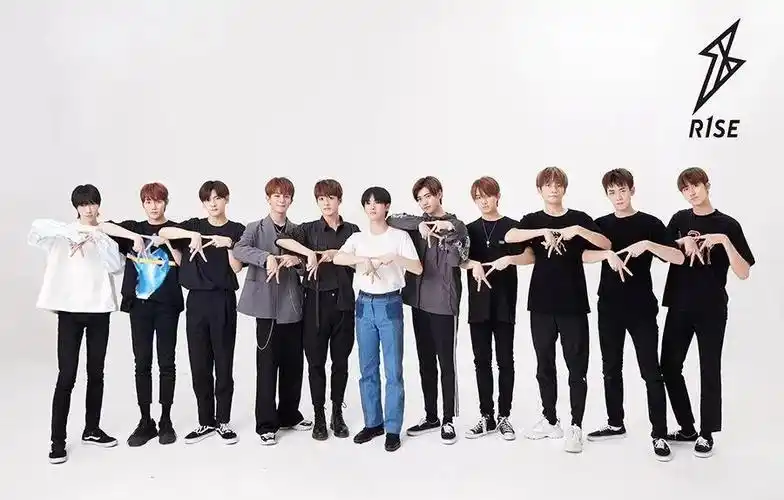 r1se男团无惧塌房?夏之光钟丽丽疑复合,焉栩嘉被曝有新女友