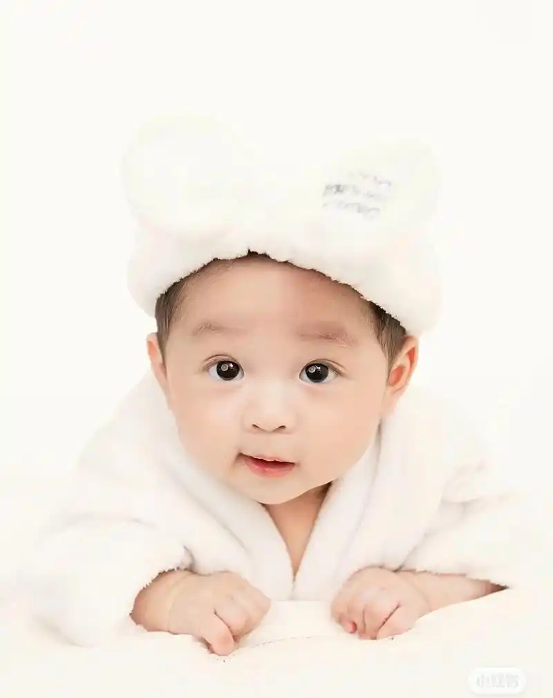 太萌了|超q浴袍百天宝宝照.我爰洗澡皮肤好好～ 戴上 - 抖音