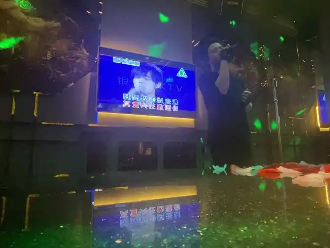 一个人的ktv,唱到哪里算哪里!《献世》周杰伦