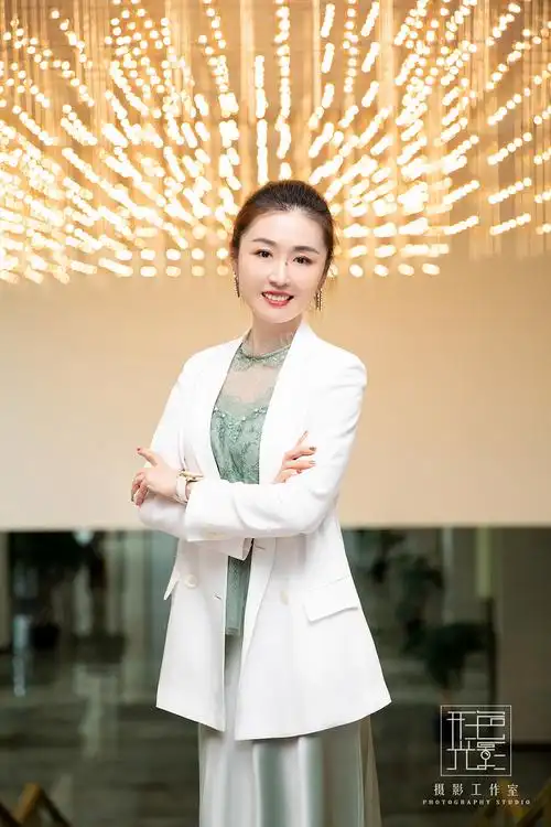 女性企业高管形象照