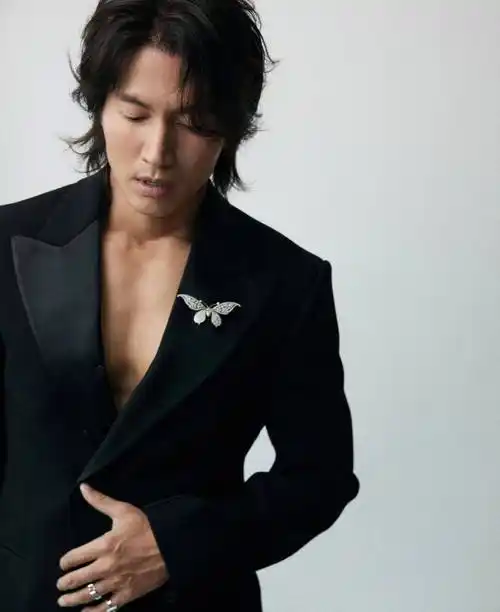 46岁的言承旭荣获年度魅力icon,颜值还是很能打的_偶像_称号_思想