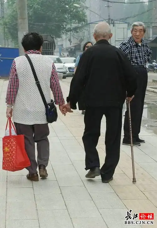 相约相伴一世牵手一生