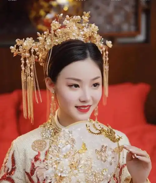 新款古装古典中式凤冠头饰结婚大气秀禾服发饰金色头冠龙凤褂配饰中式