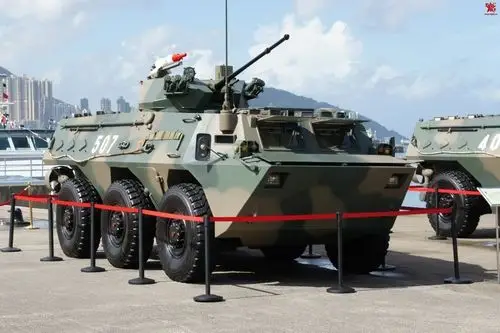 驻港部队昂船洲军营组织了对外开放日活动,展出了数量该部队装备的92b