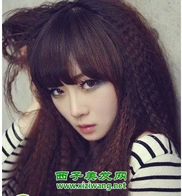 女生长发玉米烫发型图片 示范女生最新个性发型