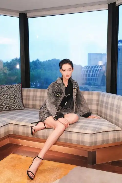 张馨予崩溃发文后秒删心态崩掉了随后发文我真的要气哭了