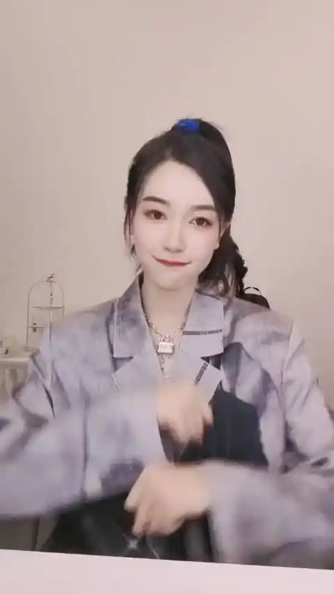 冠军孙一文柏雪同框活久见孙一文梳高马尾英姿飒爽却被闺蜜抢走风头