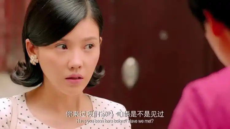 重返20岁:杨子姗重返二十岁,怕被老朋友认出来,赶紧溜