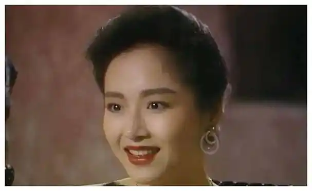 66岁恬妞头号皮肤保养秘诀,两段婚姻失败女儿变同性恋.