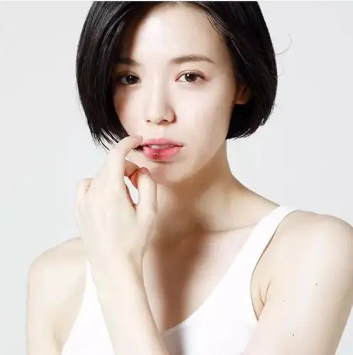 女生偏分帅气短发,短发图片,发型图片