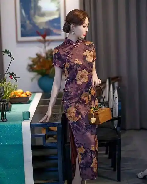 旗袍女人在时空的光影里留守岁月的韵香彰显中国文化古典韵味