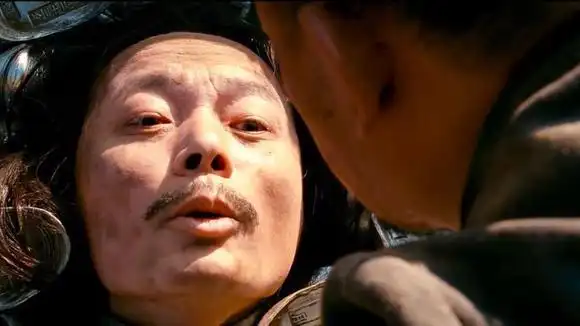 让子弹飞:师爷:我屁股疼县长:屁股在树上呢不疼了