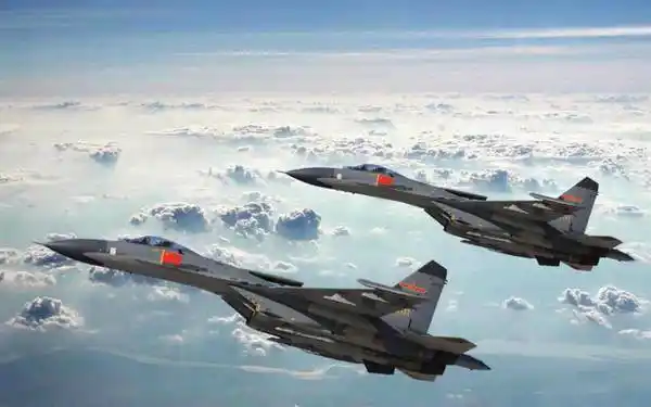 资料图:中国空军歼-11战斗机.