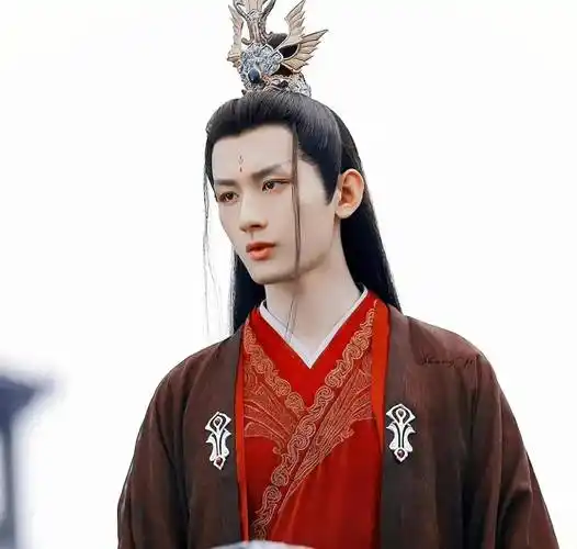 成毅说起古装来也肯定少不了成毅,只因为一个古装角色就爆火的成毅.