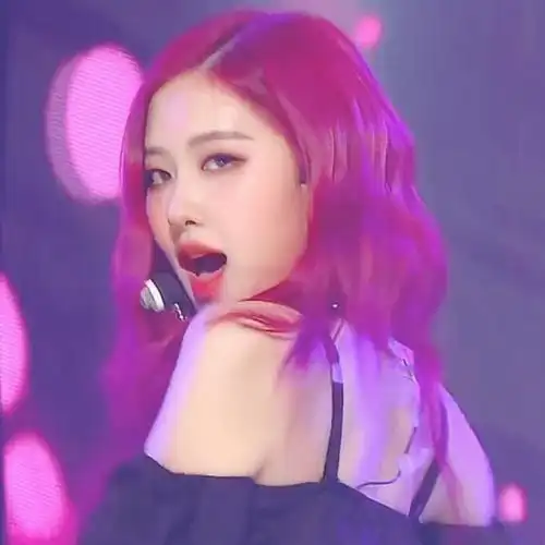 blackpink 朴彩英ros lisa头像