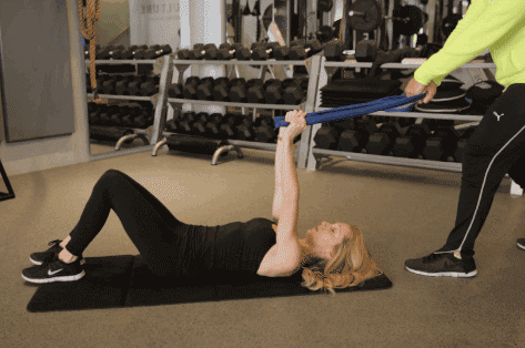 可以让乳房 看起来更加"挺拔"…… 这也是各种丰胸健美操的主要原理