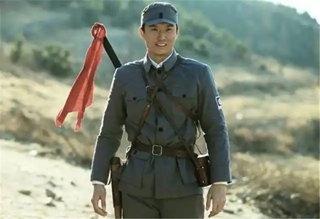 我们缴获了日军的军大衣会穿吗为何很少见八路军穿