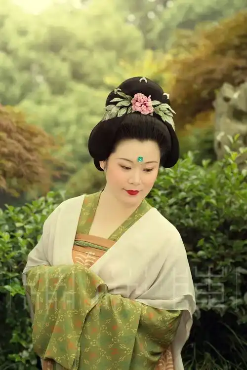 古代服饰大赏陌上人如玉复古摄影中走来的浊世佳公子