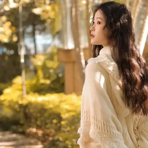 2022唯美动人的美女头像