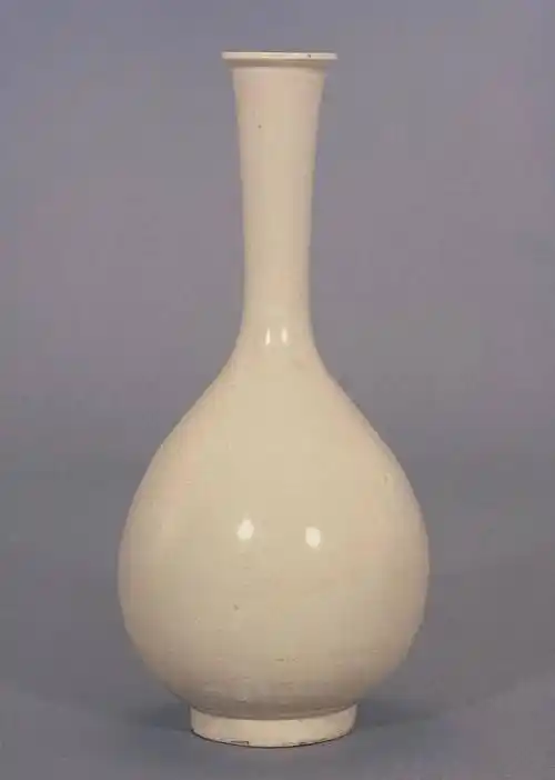 一只南宋官窑青釉钵1150万一只北宋定窑斗笠式碗13225万保利秋拍一波