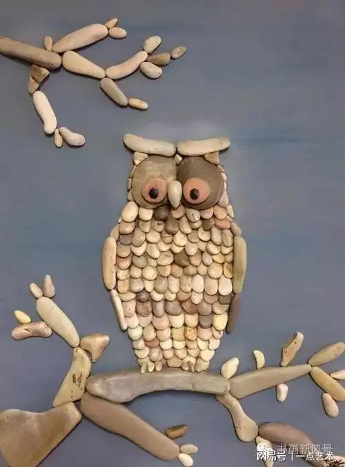 用石头拼画,他们是一对最会玩的父子!