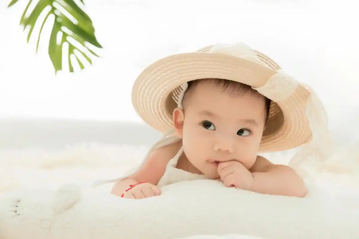 抖音图文来了 #小可爱上线 #宝宝写真 #最萌新生儿 #百 - 抖音