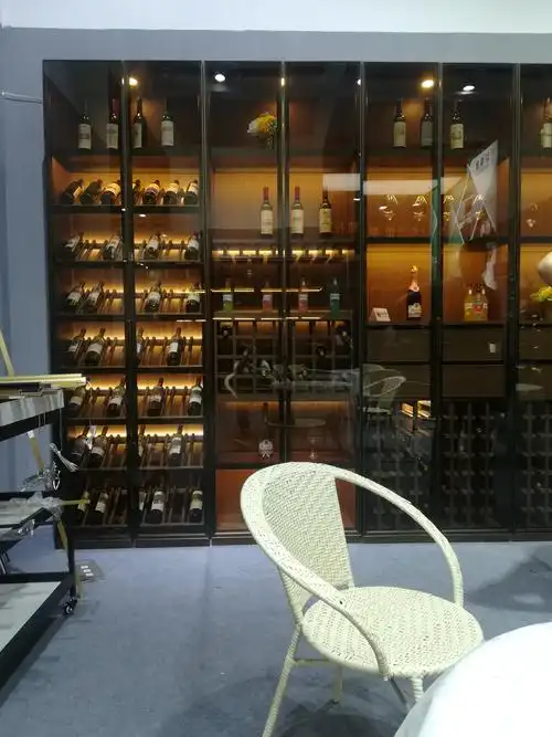 餐厅饭店定制款不锈钢酒柜 钛金带灯红酒酒柜 白酒展示柜