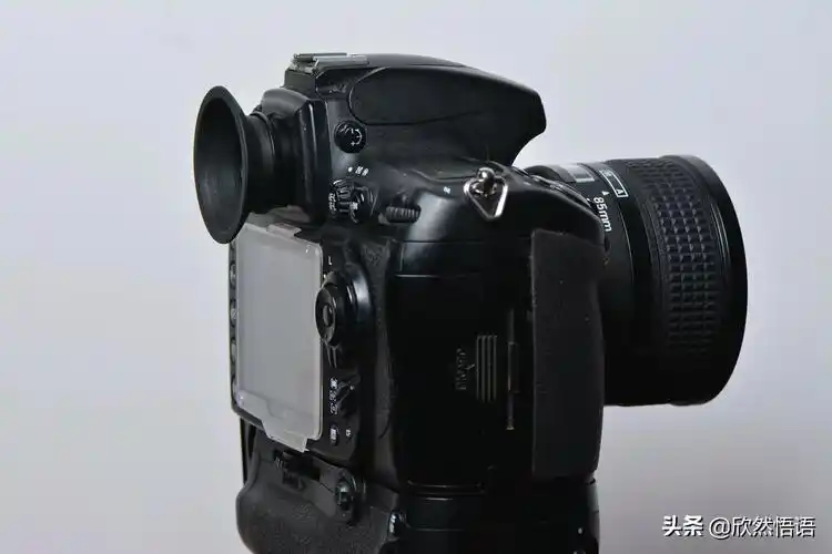 「酷玩儿相机三」尼康d700没有翻转屏,有了它低机位不再趴下