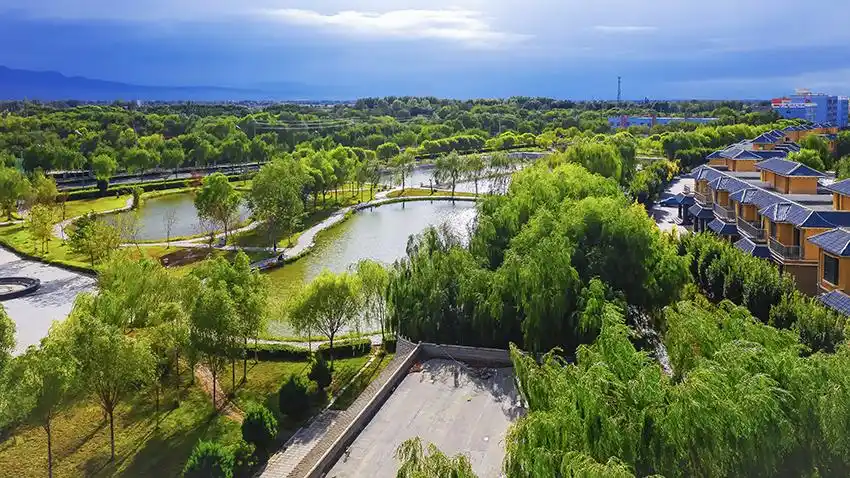 秋天,高台月牙湖公园美到不敢相信眼睛!