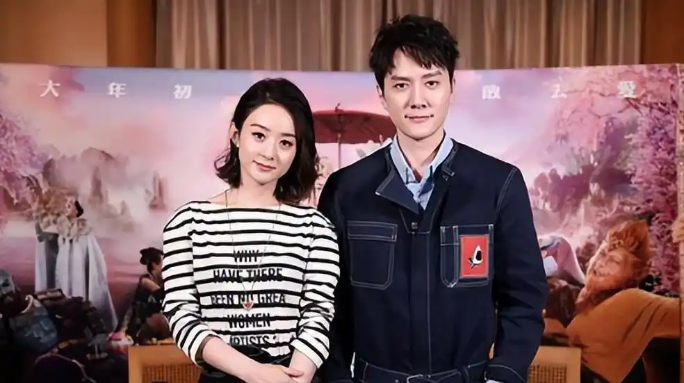 回顾:赵丽颖冯绍峰首合体现身,聚餐后同回住处,港媒曝出内幕