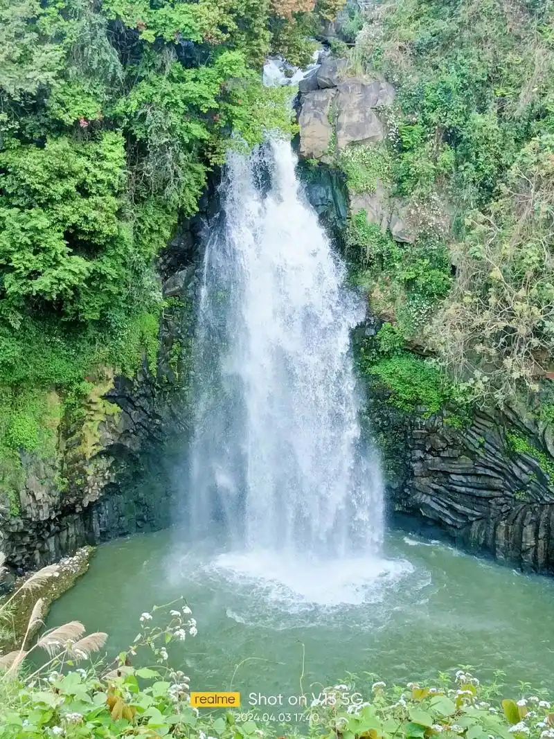 4月3日,快乐群小分队游览了腾冲叠水河瀑布景区,收获满满.  - 抖音
