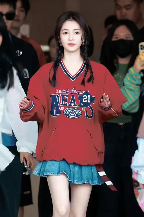 奔跑吧下期泥潭大战回归##白鹿宋雨琦和耳蜗宝宝比心