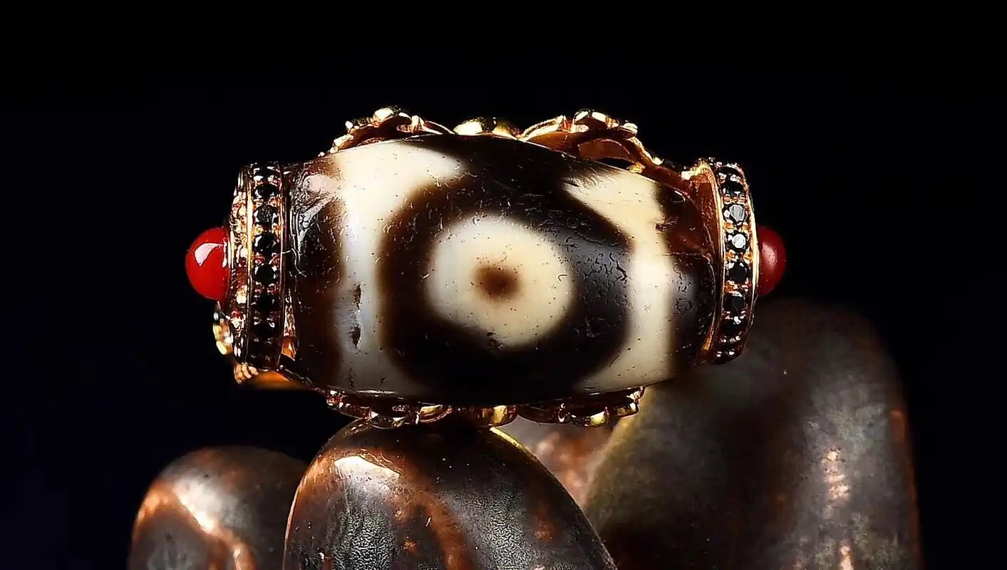 天珠鉴赏千年至纯三眼天珠戒指