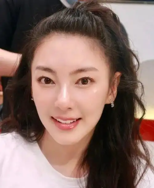 美艳女明星张雨绮,造型也太惊艳了