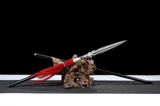 冷兵器银虎枪,鉴赏