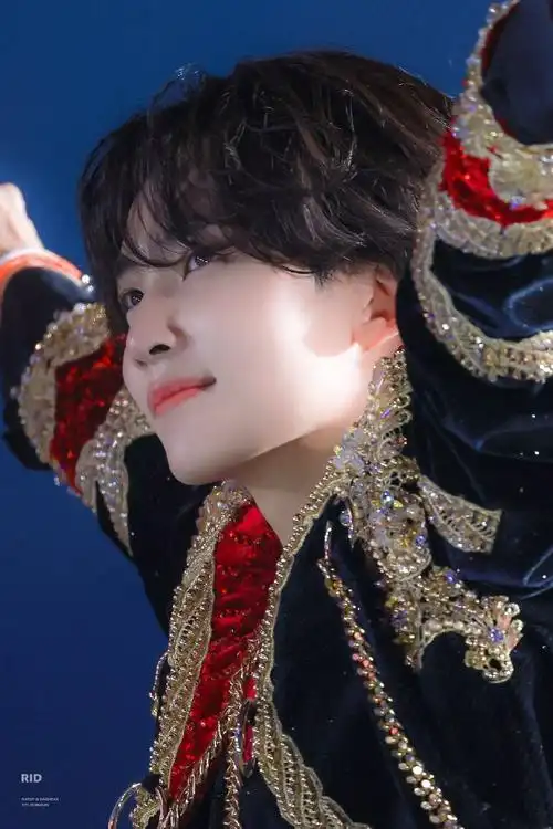 尹净汉氛围王子#yjh#尹净汉可爱甜心#231129 mama颁奖/舞台 高 788