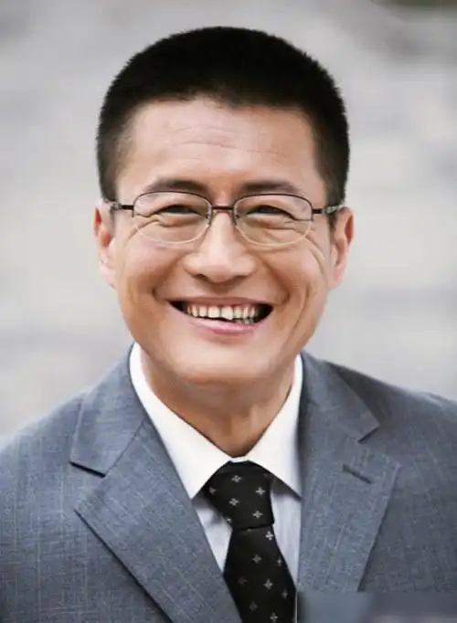 老戏骨高曙光31岁娶江珊二婚娶小16岁娇妻颜值却不如前妻