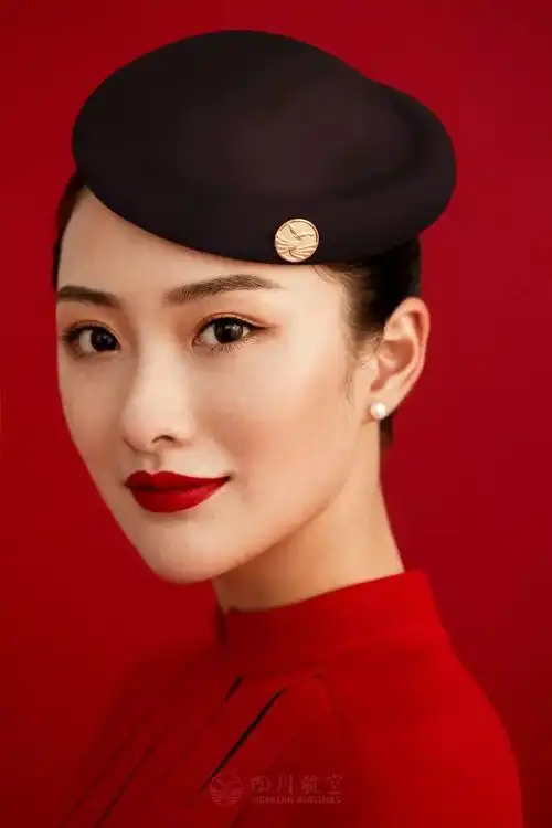 川航第7代空乘制服定妆照出炉,小姐姐们穿起美翻!